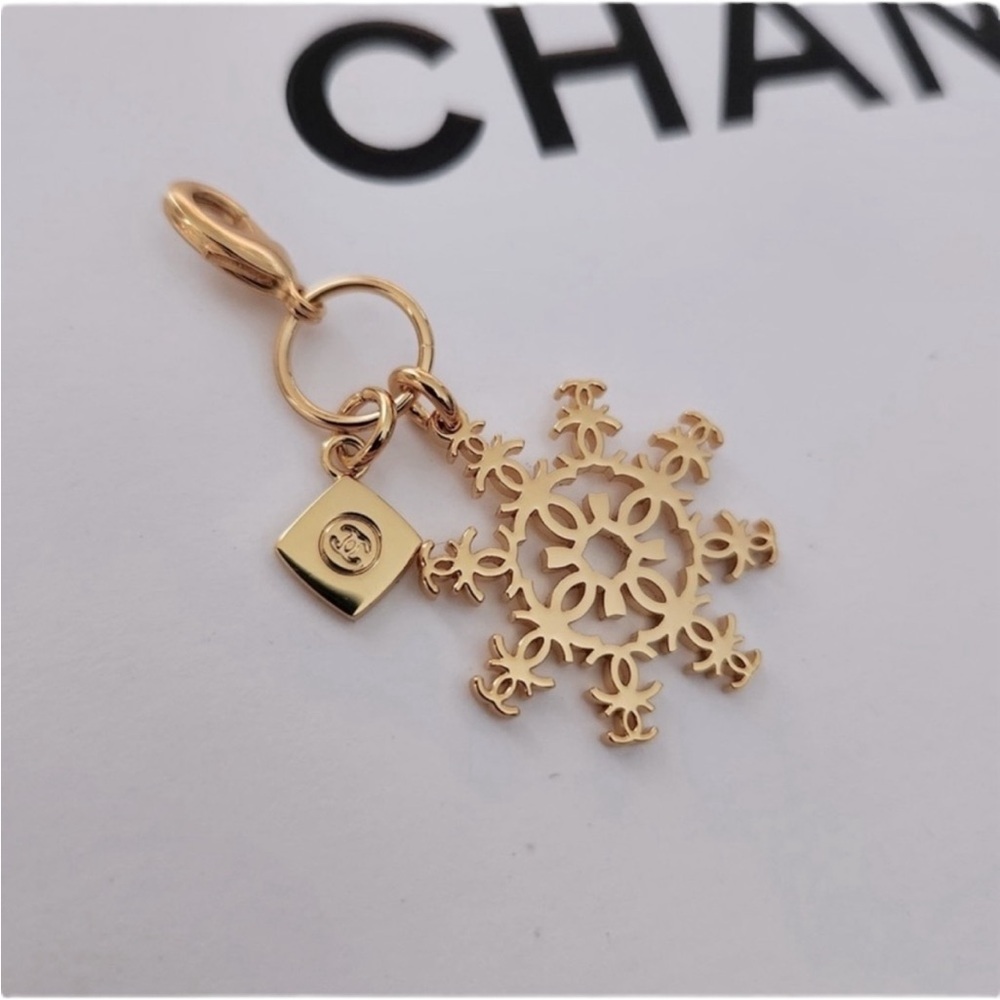 Chanel Snowflake Charm - Picture 2 of 5